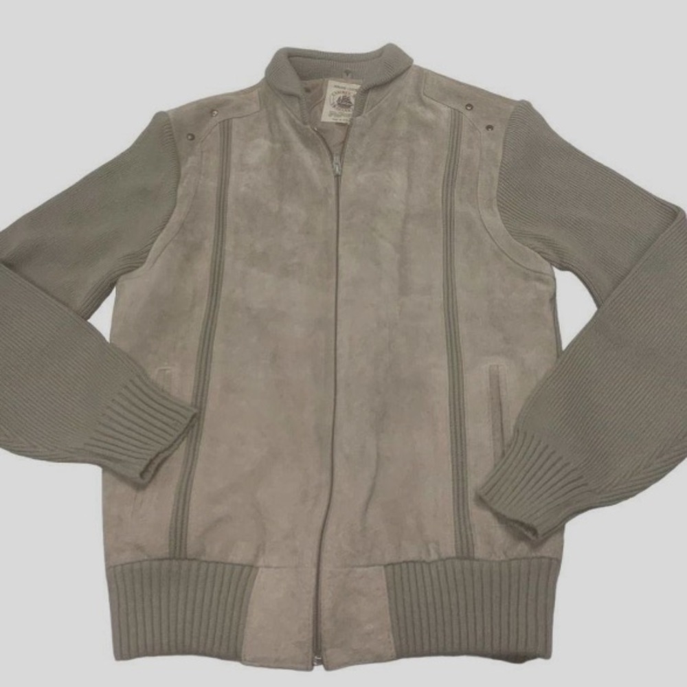 Men’s vintage leather bomber jacket